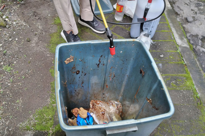 Eco lindi yang telah diujicobakan di Sidoarjo, Jawa Timur belum lama ini dinilai memberikan dampak positif. Cairannya yang sudah diramu tersebut dapat menghilangkan bau setelah 5-10 menit penyemprotan.