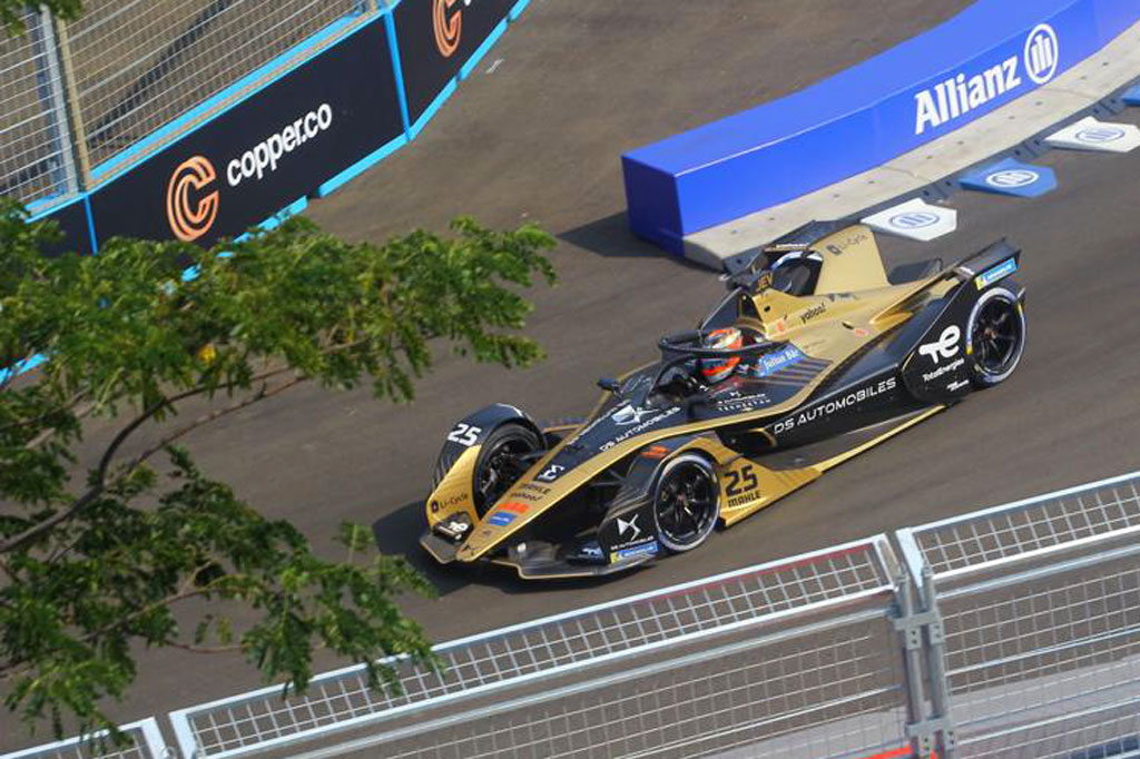 Posisi kedua ditempati pembalap DS Techeetah Jean-Eric Vergne (48 menit 29,157 detik).