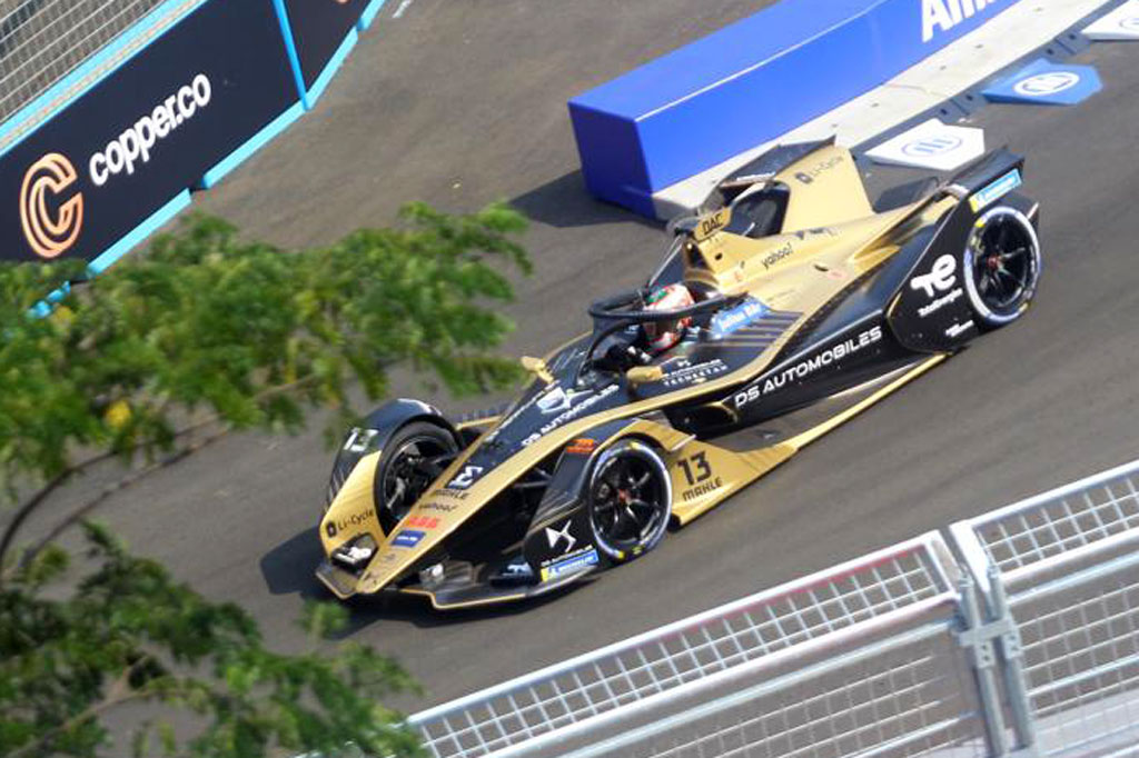 Peringkat ketiga diraih oleh pembalap Rokit Venturi Racing Edoardo Mortara (48 menit 29,391 detik). 