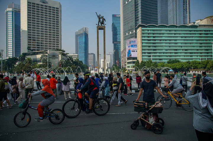 Warga juga diingatkan untuk menggunakan lajur CFD sesuai peruntukkan, seperti lajur pesepeda, pelari, dan pejalan kaki. 