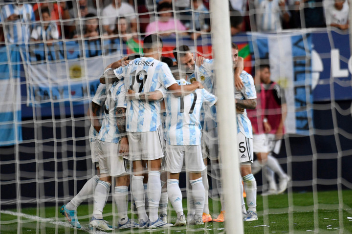 Di babak kedua, tapatnya di menit ke-47, Messi berhasil mencetak gol ketiga, sekaligus hat-trick kedelapan selama membela Argentina. 