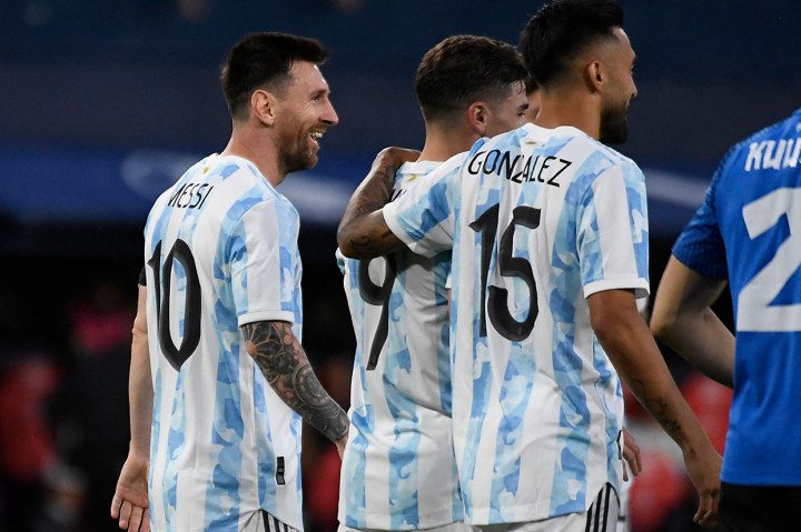 Lionel Messi menyempurnakan kemenangan Argentina jadi 5-0 setelah memanfaatkan kemelut di depan gawang Estonia. Gol itu bermula dari tendangan Paulo Dybala dari luar kotak penalti yang membentur pemain lawan, bola liar disambar Messi menjadi gol.