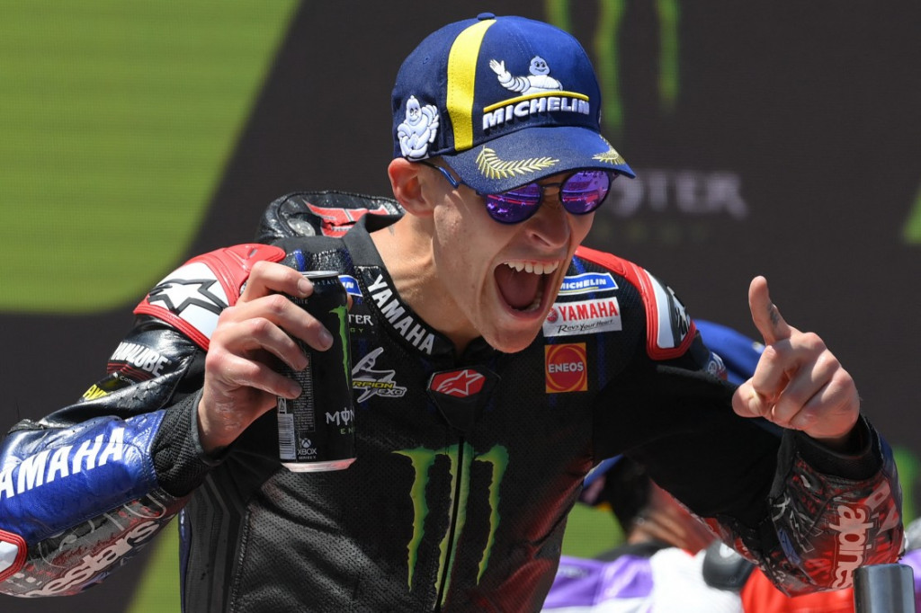 Quartararo Juara MotoGP Catalunya
Jakarta: Pembalap Monster Energy Yamaha, Fabio Quartararo, merebut kemenangan dalam balapan MotoGP Catalunya di Sirkuit Barcelona-Catalunya, Spanyol, pada Minggu, 5 Juni 2022, malam WIB.