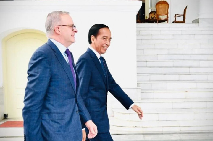 Berikutnya, Anthony dan Jokowi melaksanakan penanaman pohon bersama di halaman belakang Istana Kepresidenan Bogor. Mereka kemudian melaksanakan tatap muka di restorasa kebun raya Bogor. 