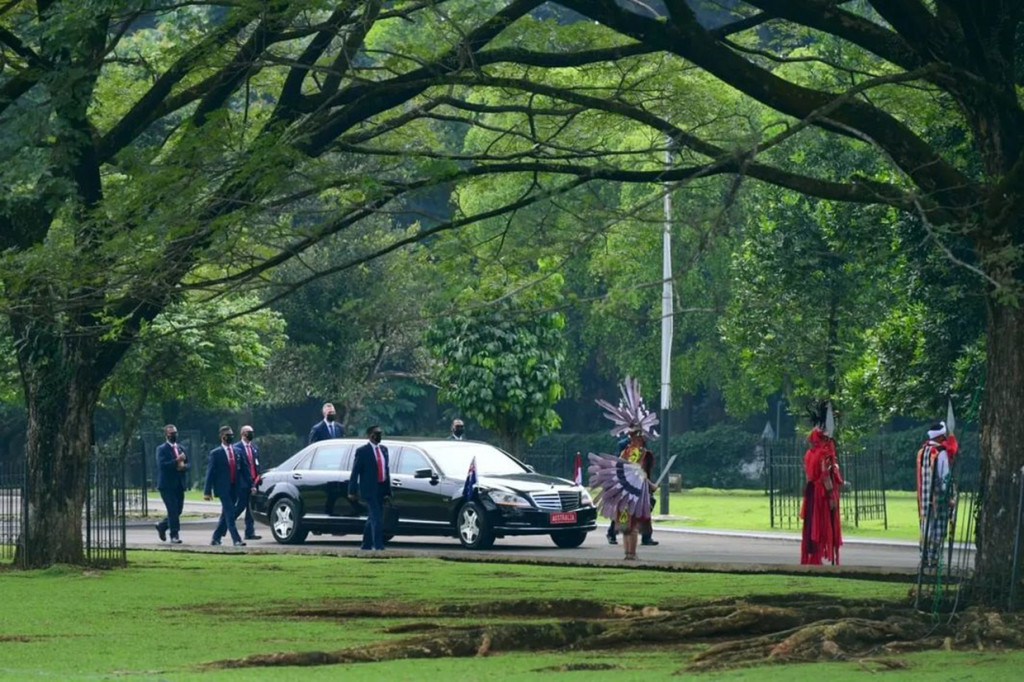 Mobil yang membawa PM Anthony Albanese tiba di halaman Istana Kepresidenan Bogor sekitar pukul 10.05 WIB.