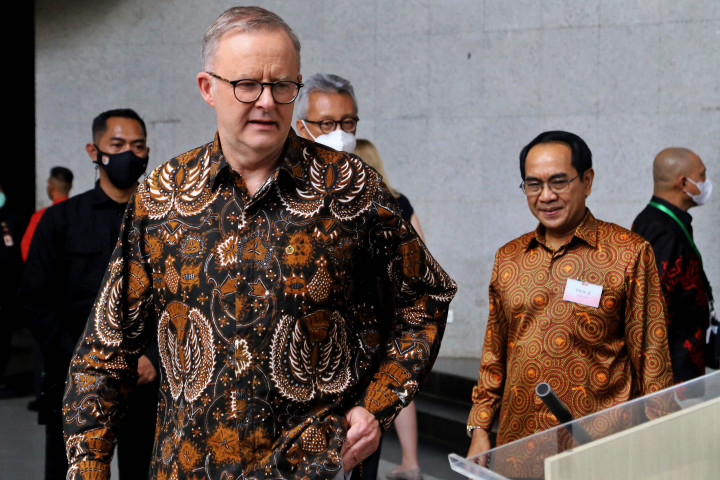 Perdana Menteri Australia Anthony Albanese berkunjung ke Kampus Universitas Hasanuddin, Makassar, Selasa, 7 Juni 2022. Anthony Albanese menyatakan kehadirannya di Makassar, Sulawesi Selatan, merupakan isyarat bahwa Australia menyadari betapa luasnya negara tetangga mereka, Indonesia.