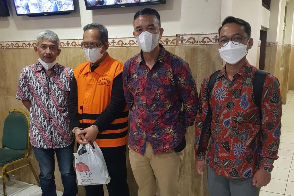 Kepala Kantor Wilayah Kemenkumham Jatim Zaeroji dalam keterangan pers di Surabaya, Selasa, 7 Juni 2022, mengatakan tidak ada perlakuan istimewa untuk Itong terkait dengan penahanan tersebut. 
