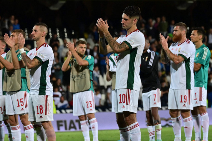 Hungaria memperkecil ketertinggalan menjadi 2-1 lewat gol bunuh diri dari Gianluca Mancini. Namun Italia dapat mempertahankan keunggulan, dan dengan empat poin dari dua pertandingan pembukaan Grup Tiga, mereka memimpin klasemen sementara.
