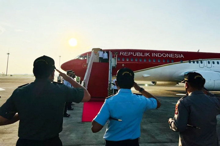 Di Batang, Presiden diagendakan untuk menghadiri seremoni implementasi tahap kedua industri baterai listrik terintegrasi.  Presiden kemudian diagendakan untuk menuju Lapangan Omah Tani, Kabupaten Batang, untuk melakukan syukuran hasil bumi Gerakan Masyarakat (Gema) Perhutanan Sosial.