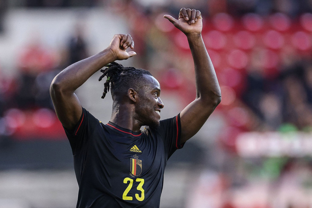 Belgia mendominasi jalannya pertandingan pada awal-awal pertandingan dan sempat menjebol gawang tim tamu lewat Michy Batshuayi menyelesaikan umpan Eden Hazard. Namun gol tersebut dianulir wasit karena offside.