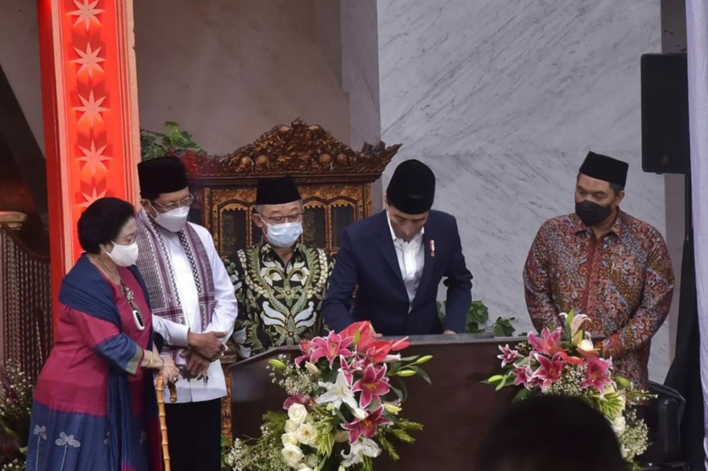 Presiden Joko Widodo meresmikan Masjid At-Taufiq yang berlokasi di Kelurahan Lenteng Agung, Kecamatan Jagakarsa, Jakarta Selatan, DKI Jakarta, Rabu, 8 Juni 2022, sore.