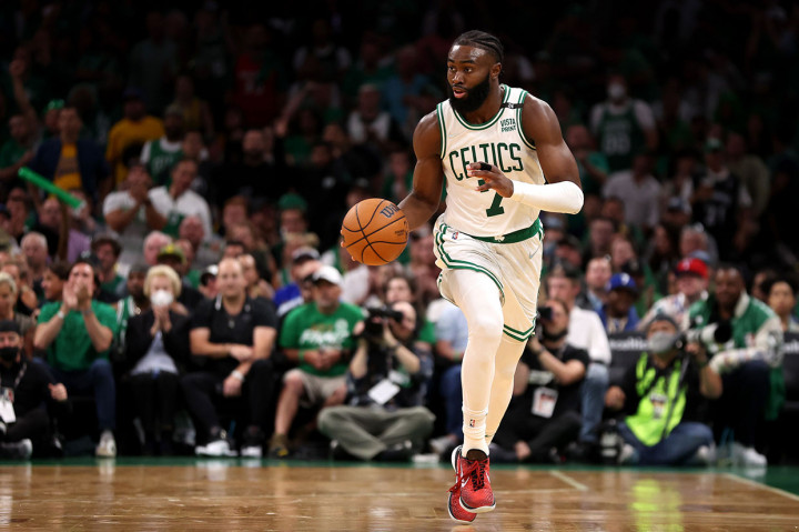 Jaylen Brown menyumbang poin tertinggi untuk Celticks dengan 27 poin.