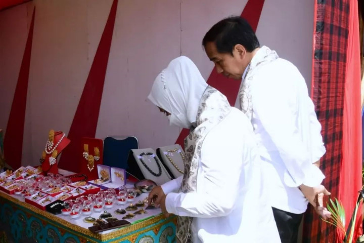 Kedatangan Presiden Jokowi diharapkan dapat semakin membangkitkan UMKM di Tanah Air dan meningkatkan pertumbuhan ekonomi masing-masing daerah. 