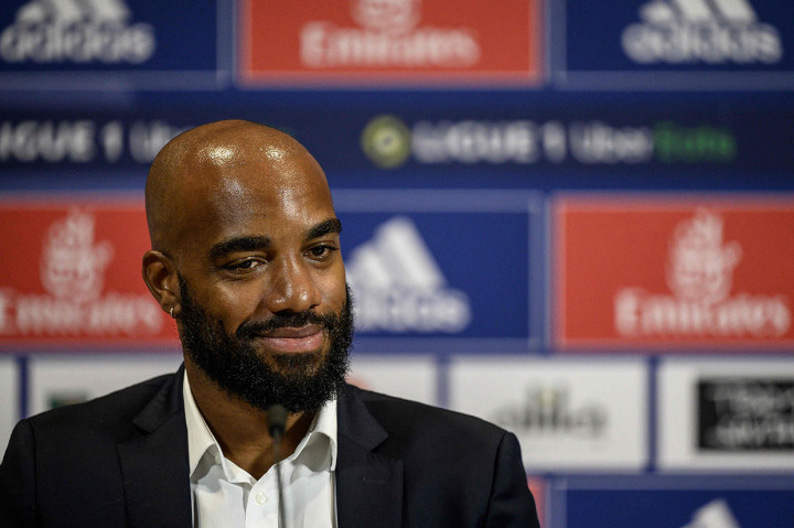 Striker berusia 31 tahun itu menjalani tes medis pada hari Rabu, 8 Juni 2022 waktu setempat, sebelum menandatangani kontrak tiga tahun dengan Lyon hingga 2025 mendatang.