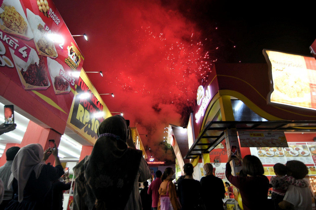 Setelah dua tahun terakhir vakum akibat pandemi covid-19, penyelenggaraan Jakarta Fair atau Pekan Raya Jakarta (PRJ) resmi digulirkan kembali pada tahun ini mulai 9 Juni hingga 17 Juli 2022 di Arena JIEXPO Kemayoran.