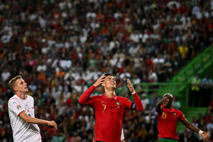 Di babak kedua Portugal tak mengendurkan serangan. Peluang didapat Cristiano Ronaldo pada menit ke-71. Sayang tembakannya bisa digagalkan Stanek. Tidak ada tambahan gol hingga wasit meniup peluit panjang tanda pertandingan usai.