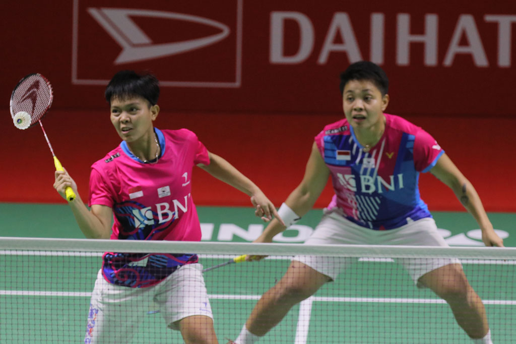 Pasangan Indonesia melangkah ke semifinal setelah menang atas pasangan peringkat kedua dunia tersebut dengan skor 15-21, 21-16, 21-16.