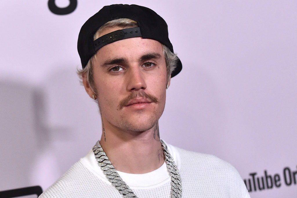 Justin Bieber pada hari Jumat, 10 Juni 2022 waktu setempat, mengatakan kepada penggemar dalam sebuah video yang diposting ke Instagram, bahwa dia telah didiagnosis dengan Ramsay Hunt Syndrome. Penyakit tersebut menyebabkan mengalami kelumpuhan sebagian wajah.
