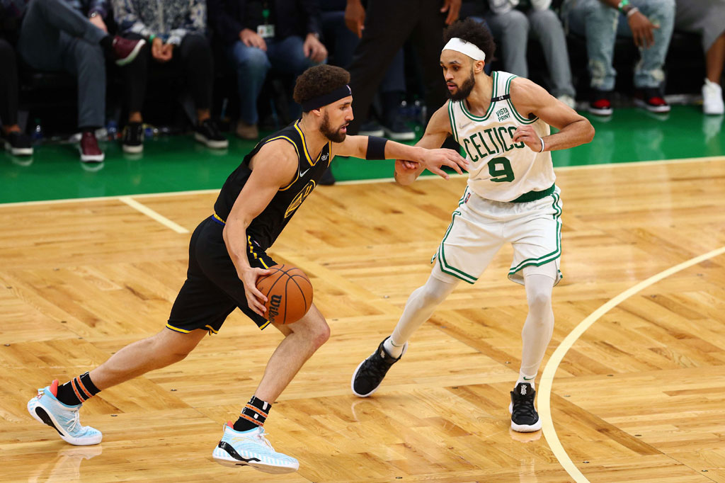 Klay Thompson menambahkan 18 poin bagi Warriors, Andrew Wiggins mengemas dwiganda 17 poin dan 16 rebound, Jordan Poole mencetak 14 poin dari bangku cadangan, sedangkan Kevon Looney berkontribusi lewat 11 rebound.