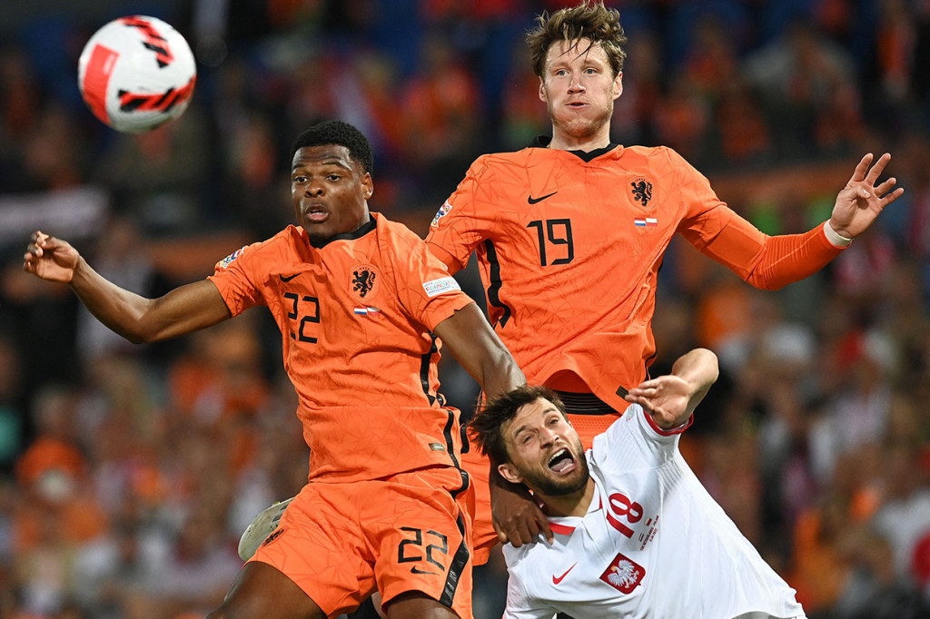 Pertandingan Belanda vs Polandia tuntas tanpa pemenang. Meski sempat tertinggal, Tim Oranje bisa memaksakan skor imbang 2-2.
