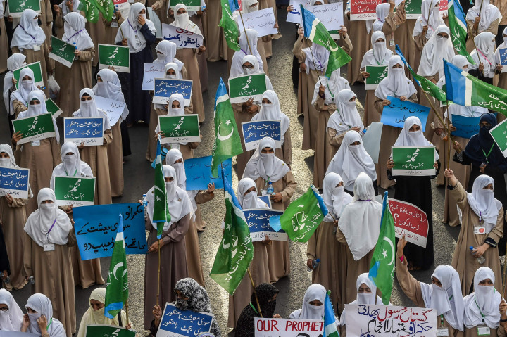 Unjuk rasa itu terjadi pada Jumat, 10 Juni 2022, pagi waktu setempat. Penembakan dilakukan kedua belah pihak (demonstran dan polisi) saat aksi demo menjadi rusuh, demikian dilaporkan Kantor berita India, ANI.
