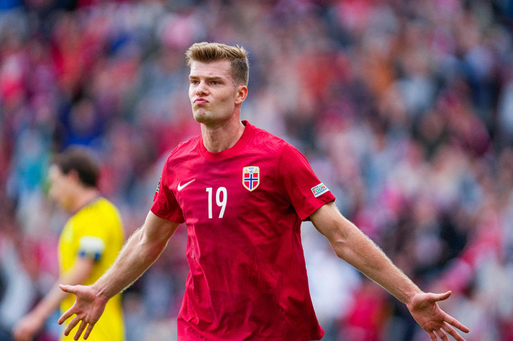Alexander Sorloth membawa Norwegia unggul 3-1 melalui golnya pada menit ke-77. Viktor Gyokeres mencetak gol kedua Swedia menjelang pluit panjang berbunyi. Laga tuntas untuk kemenangan Norwegia 3-2.
