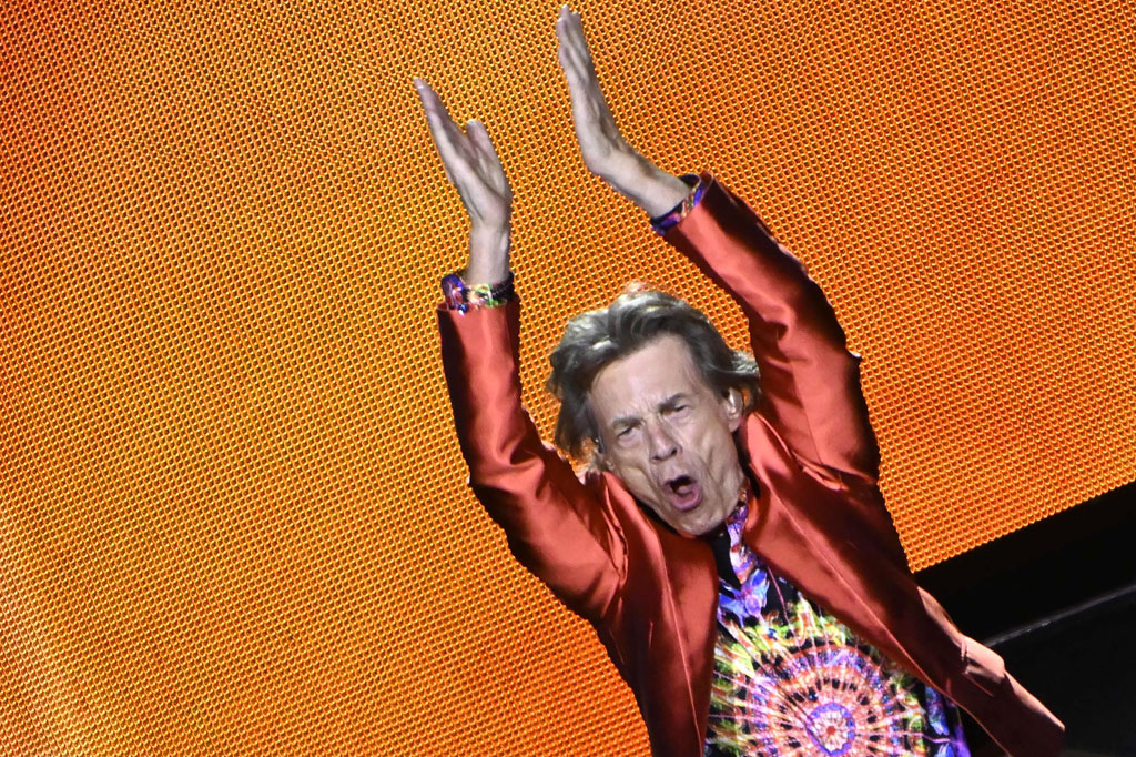 Perform Mick Jagger saat konser tur Eropa di Madrid, 1 Juni 2022. Vokalis band Rolling Stones, Mick Jagger, Senin, 13 Juni 2022 waktu setempat, mengumumkan ia terinfeksi covid-19, sehingga memaksa band untuk membatalkan konser terbaru mereka di Amsterdam.