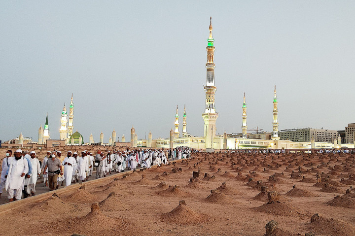 Jannatul-Baqi adalah pemakaman utama yang terletak di Madinah, Arab Saudi, berseberangan dengan Masjid Nabawi di mana Nabi Muhammad dimakamkan. Di pemakaman ini banyak terdapat keluarga serta sahabat Nabi Muhammad yang dimakamkan.