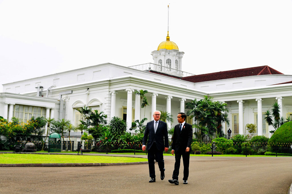 Sementara itu kunjungan kenegaraan Presiden Republik Federal Jerman tersebut berlangsung dalam rangka peringatan 70 tahun hubungan diplomatik Indonesia Jerman yang terbentuk sejak 1952.