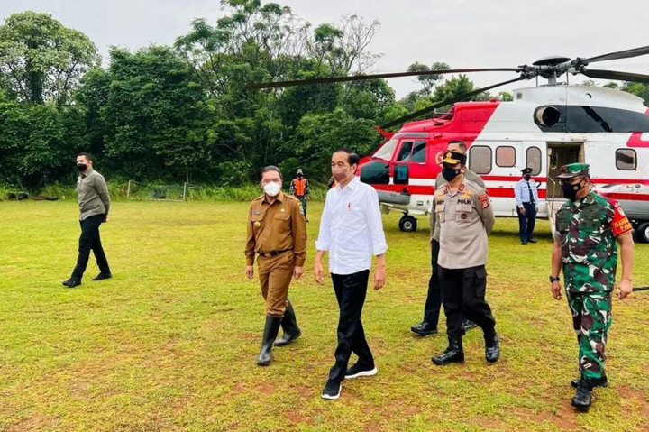 Selepas itu, Presiden akan meninjau Bendungan Sindangheula, Kabupaten Serang, sebelum kemudian kembali ke Helipad Lapangan Boru. Presiden akan kembali menuju Bogor melalui Pangkalan TNI AU Atang Sendjaja.
