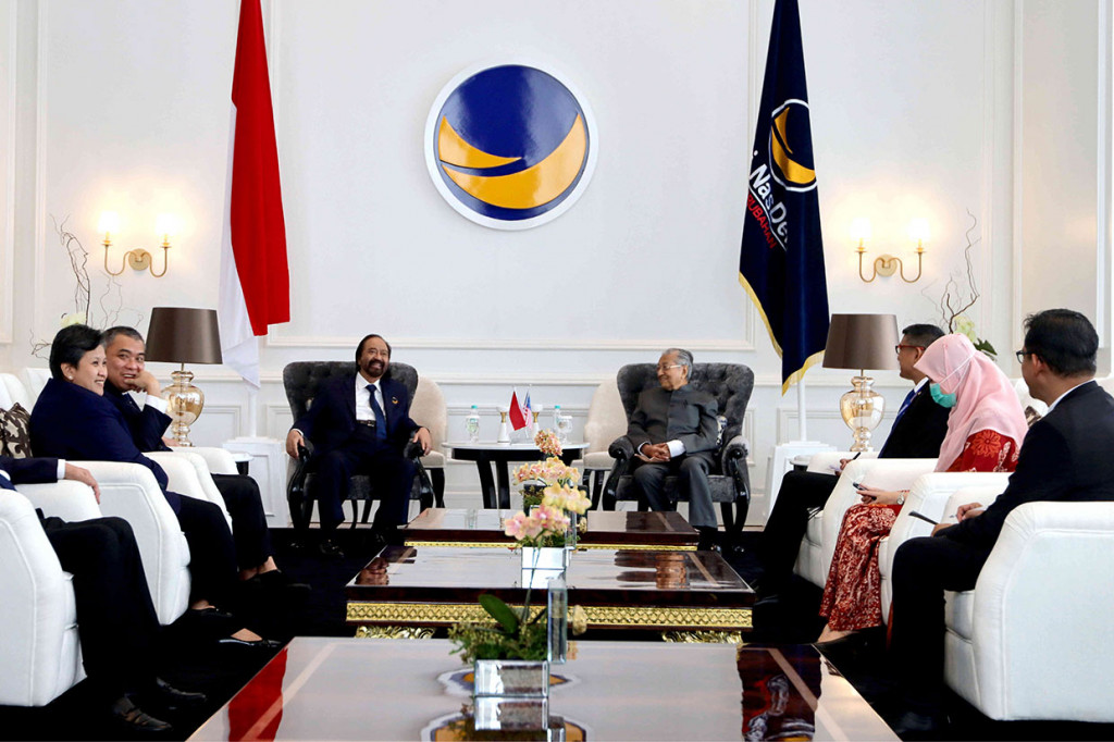 Kehadiran Tun Mahathir ke NasDem Tower merupakan kunjungan silaturahmi antar-dua sahabat lama.