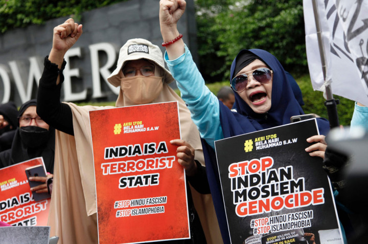 Demonstrasi dari massa Aksi 1706 ini menyampaikan ketidaksetujuan mereka usai juru bicara Partai Bharatiya Janata dari India, Nupur Sharma dianggap menghina Nabi Muhammad SAW.