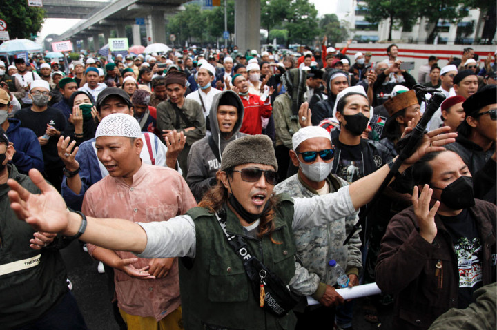 Empat perwakilan massa Aksi 1706 berkesempatan bertemu pihak pengelola gedung Kedubes India untuk menyampaikan aspirasi, yakni Ketua Bidang Advokasi DPP FPI Aziz Yanuar, Ustaz Awit Mashuri, Buya Mukur Tubi Jailani, dan Ustaz Feri sebagai koordinator lapangan.