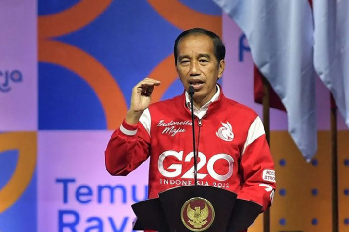 Sementara itu dalam sambutannya, Jokowi mengajak Alumni Kartu Prakerja untuk ikut berperan aktif menjaga produktivitas bangsa di tengah ancaman segala situasi ketidakpastian global.