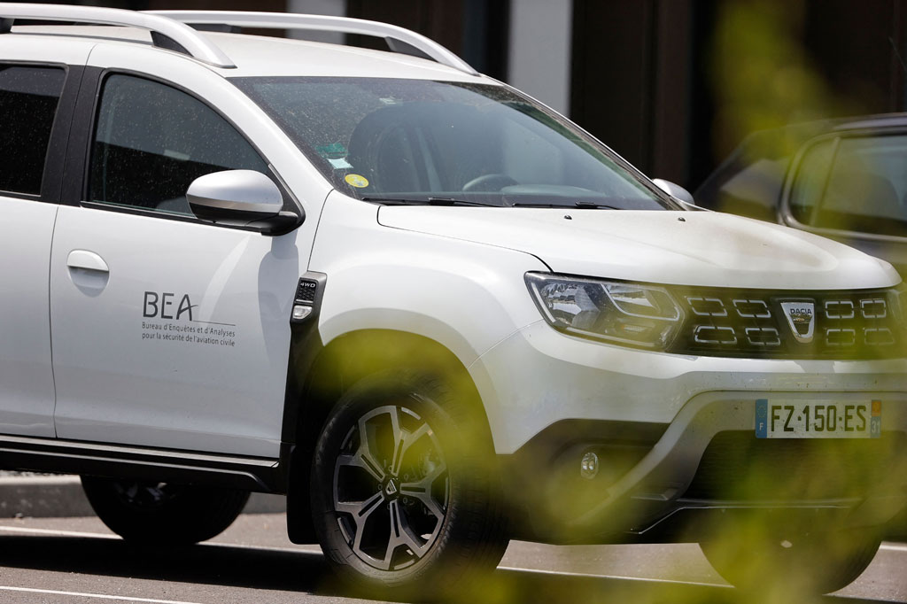 Penyelidikan telah dimulai dan telah ditugaskan ke Grup Polisi Militer Girondin dan Departemen Riset Polisi Militer Transportasi Udara. 