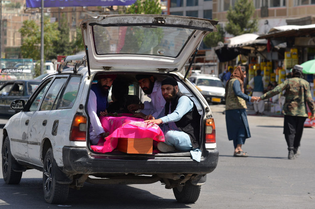 Orang-orang bersenjata menyerbu sebuah kuil Sikh di ibu kota Afghanistan pada Sabtu, 18 Juni 2022, menewaskan sedikitnya satu anggota masyarakat dan melukai tujuh lainnya. 