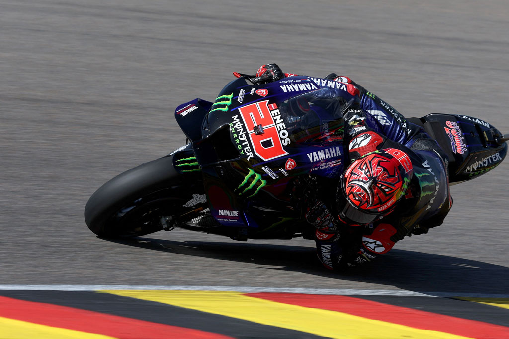 Sementara itu rivalnya dari tim Yamaha Fabio Quartararo memperbaiki catatan waktunya lewat upaya terakhirnya di Q2 untuk mengamankan P2, berjarak 0,076 detik dari polesitter.