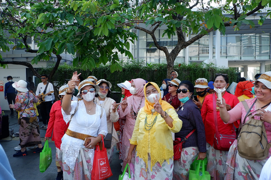 Turut hadir Menteri Luar Negeri RI, Retno Marsudi. Retno menyebut ada 3 ribu peserta yang mendaftarkan diri untuk ikut kegiatan tersebut.
