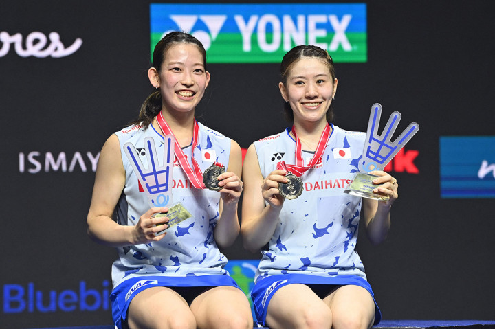 Yuki Fukushima/Sayaka Hirota menangi gim pertama 21-18. Nami Matsuyama/Chiharu Shida berbalik unggul 21-14, kemudian menang lagi 21-17. 