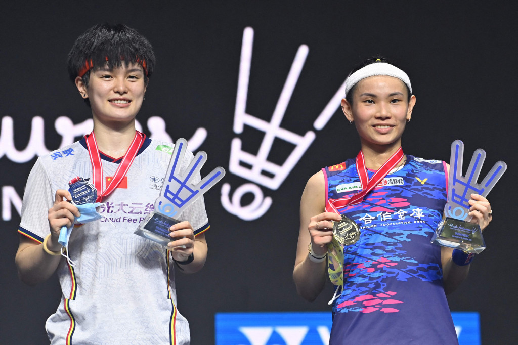 Tai Tzu Ying meraih gelar juara Indonesia Open 2022 usai mengalahkan wakil Tiongkok, Wang Zhi Yi, di laga final. 
