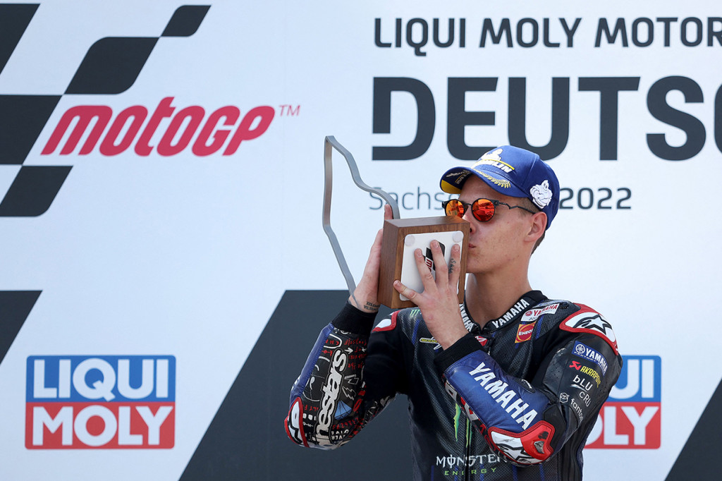 Fabio Quartararo menunjukkan kelasnya sebagai juara dunia dengan memenangi Grand Prix Jerman. El Diablo menghapus puasa gelar Yamaha di Sachsenring selama 13 tahun.