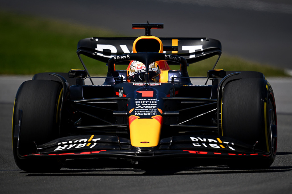 GP Kanada berlangsung di sirkuit Gilles Villeneuve, Senin, 20 Juni 2022, dini hari WIB. Max Verstappen yang start dari pole berhasil menjaga posisi selepas start.