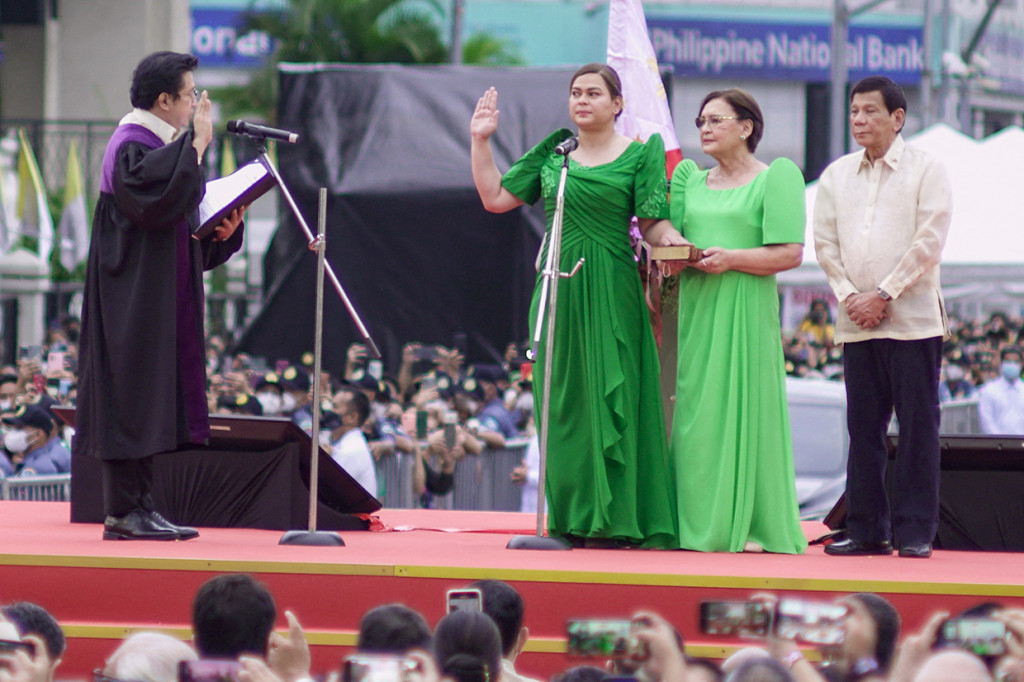 Wapres Filipina terpilih dilantik terlebih dahulu sebelum presiden terpilih. Ferdinand Marcos Jr akan dilantik sebagai presiden negara itu pada 30 Juni mendatang, ketika masa jabatan enam tahun mereka dimulai.