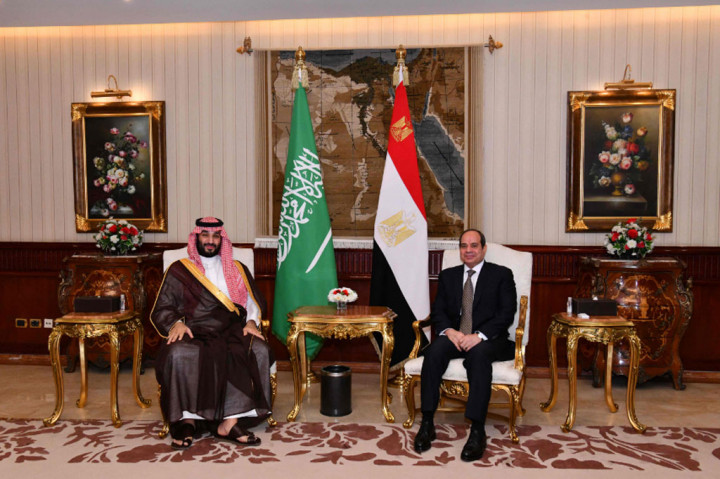 Seorang pejabat Saudi mengatakan kepada AFP pada hari Sabtu bahwa beberapa perjanjian akan ditandatangani selama tur regional putra mahkota, terutama di sektor energi.