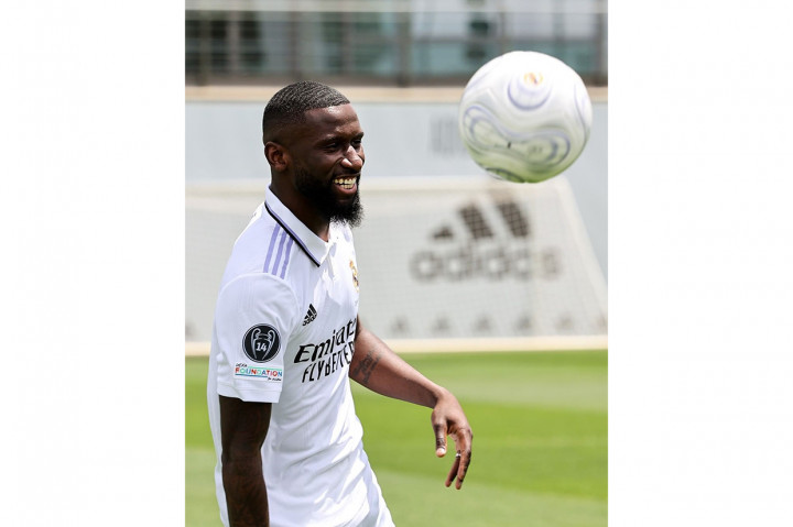 Ruediger menjadi pemain baru kedua yang direkrut Madrid. Sebelumnya juara Eropa itu sudah merekrut Aurelien Tchouameni dari AS Monaco.