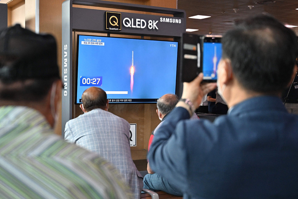 Roket Nuri KSLV-II tiga tahap, yang dirancang oleh Korea Aerospace Research Institute (KARI), merupakan landasan rencana negara itu untuk memulai program luar angkasa dan mencapai tujuan ambisius dalam jaringan 6G, satelit mata-mata, dan bahkan penyelidikan bulan.