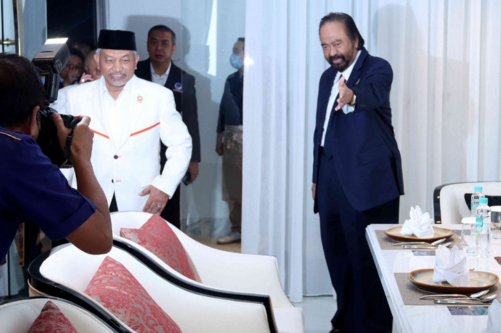 Syaikhu bersama jajaran DPP PKS tiba di NasDem Tower dalam kunjungan silaturahmi dan makan siang dan juga membahas koalisi terkait Pilpres 2024. 