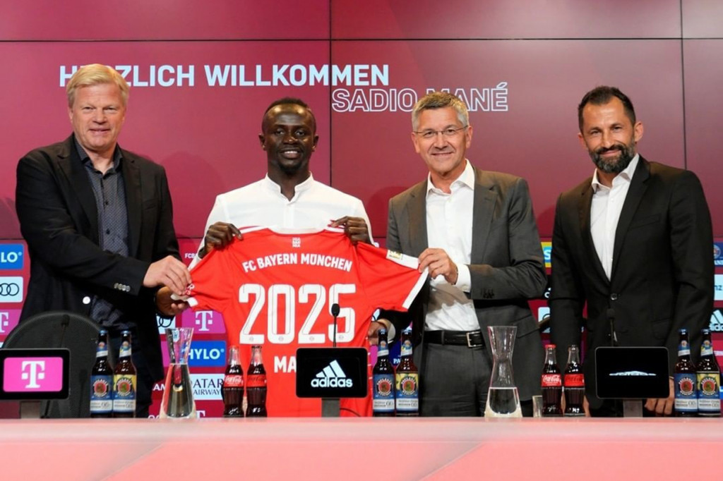 Sadio Mane resmi bergabung dengan FC Bayern Muenchen. Penyerang Senegal itu dikontrak selama tiga musim.