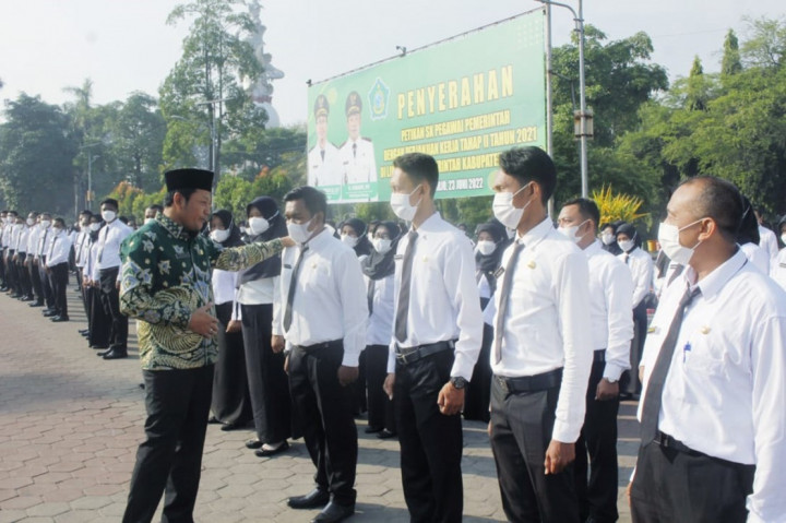 Sebanyak 700 orang guru di Sidoarjo diangkat menjadi pegawai pemerintah dengan perjanjian kerja (PPPK).