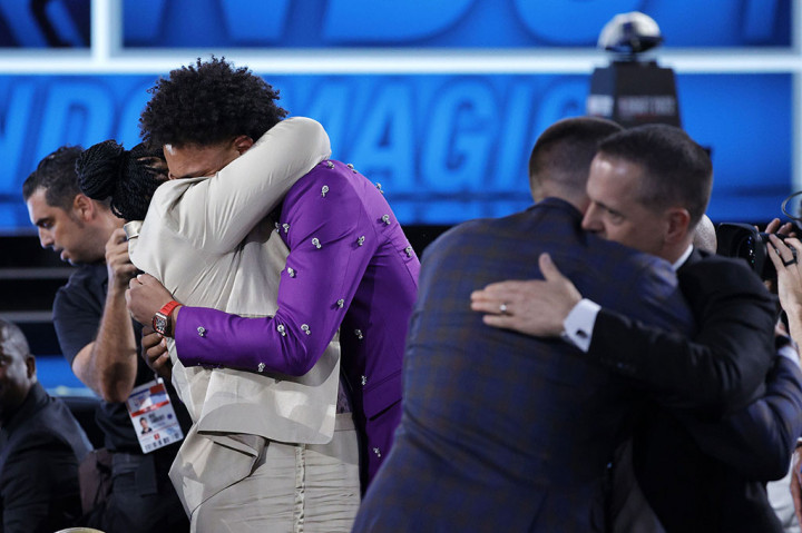 Forward jebolan Universitas Duke itu baru satu tahun merasakan atmosfer NCAA, di mana ia menjadi Pemain Debutan Terbaik (Rookie of the Year) Wilayah Atlantic Coast dan membantu timnya mencapai semifinal nasional dalam rangkaian March Madness.